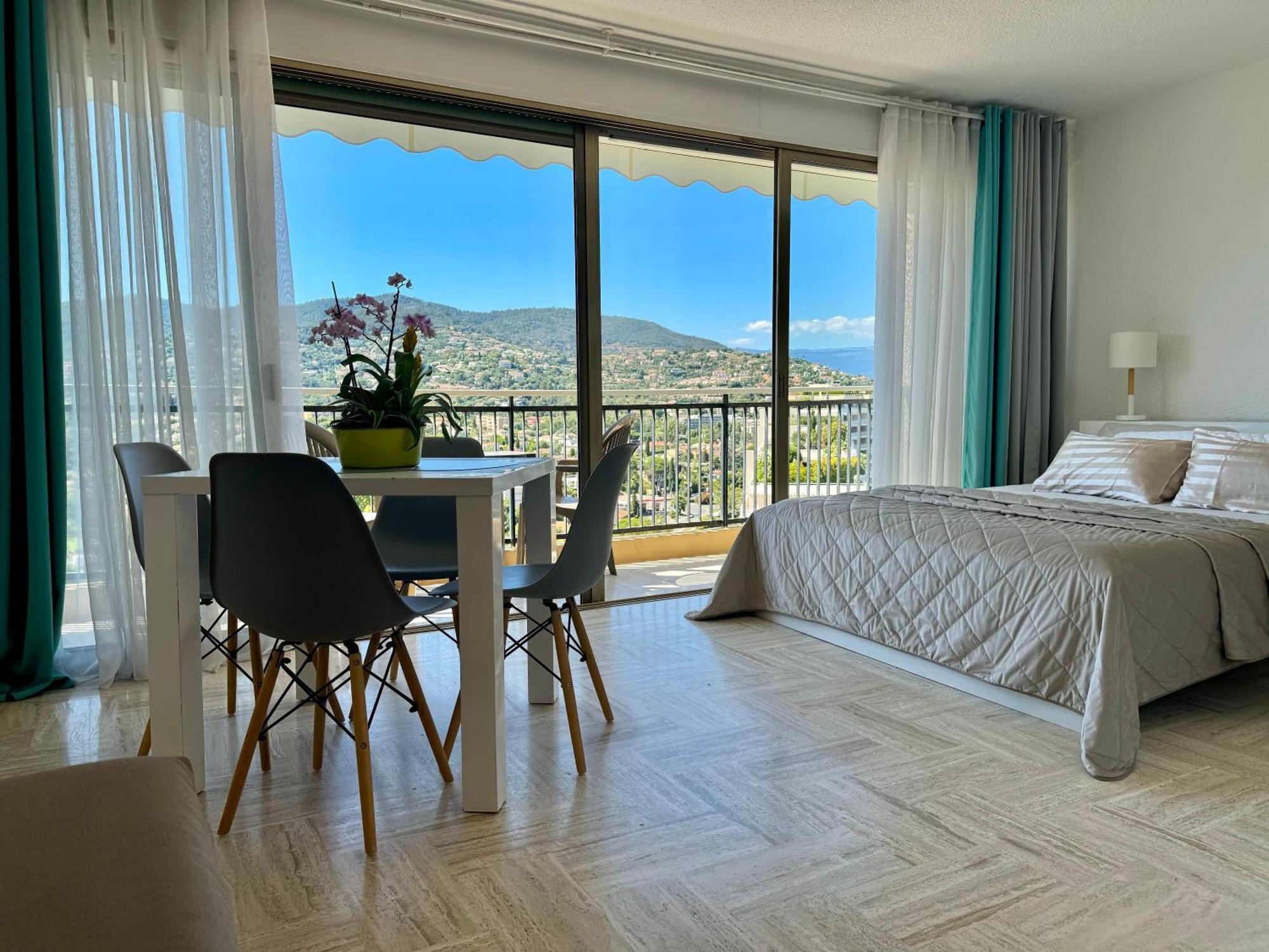 My Resid Cannes Vue Marina Et Vue Montagne Apartment